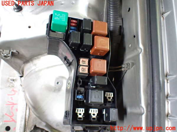 2UPJ-9230386741]クラウン エステート(JZS171W)ヒューズボックス1 中古_3