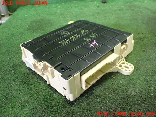2UPJ-9230386743]クラウン エステート(JZS171W)ヒューズボックス3 中古_2