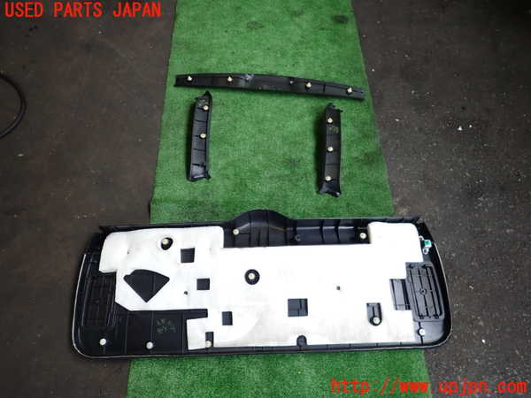 2UPJ-9230381578]クラウン エステート(JZS171W)バックドア内張り 中古_4