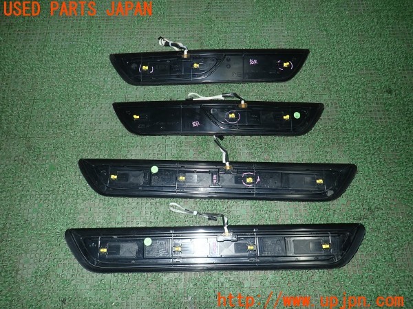 3UPJ=9230390616]BMW 640i グランクーペ(6A30 F06)社外 スカッフプレート イルミ付き 中古_3