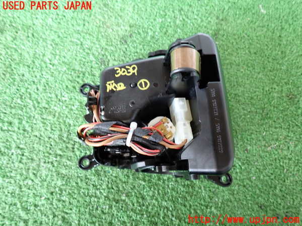 2UPJ-9230397821]BMW 640i グランクーペ(6A30)灰皿1 中古 (F06)_3