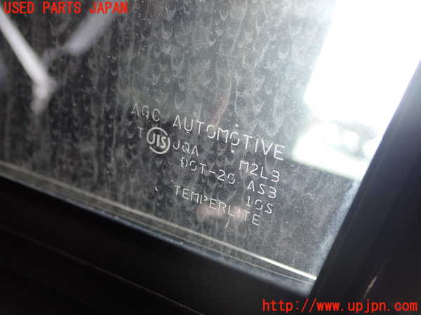 1UPJ-9230401290]スカイライン(YV37)右後ドア 中古 AGC M2L3_3
