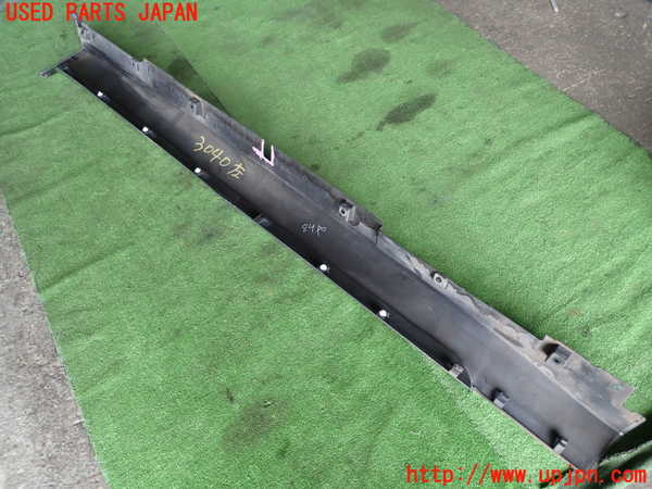 1UPJ-9230401392]スカイライン(YV37)左サイドステップ 中古_4