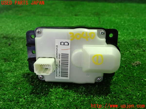 1UPJ-9230406306]スカイライン(YV37)スイッチ1(ナビ カメラ他) 中古_3