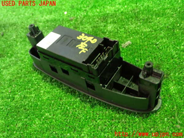 1UPJ-9230406245]スカイライン(YV37)左前パワーウィンドウスイッチ 中古_3