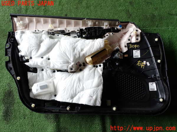 1UPJ-9230401234]スカイライン(YV37)右前ドア内張り 中古_5