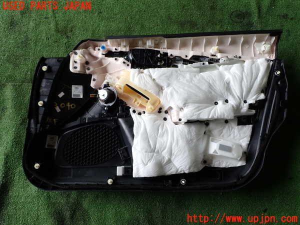 1UPJ-9230401264]スカイライン(YV37)左前ドア内張り 中古_4