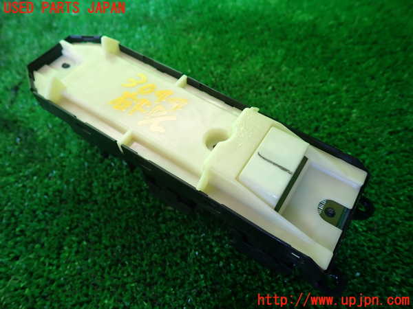 1UPJ-9230446240]エスティマハイブリッド(AHR20W)右前パワーウィンドウスイッチ 中古_2
