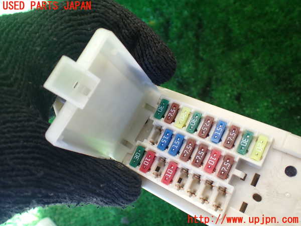 1UPJ-9230446741]エスティマハイブリッド(AHR20W)ヒューズボックス1 中古_3