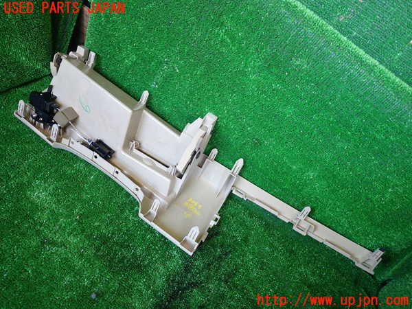 1UPJ-9230447841]エスティマハイブリッド(AHR20W)小物入れ1 中古_3