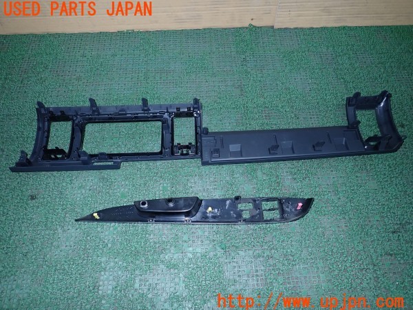 3UPJ=9230450001]ハイエースバン 200系(TRH200V 5型)純正 インストルメントパネル  ウィンドウスイッチパネル 木目調 内装パネル 中古_3