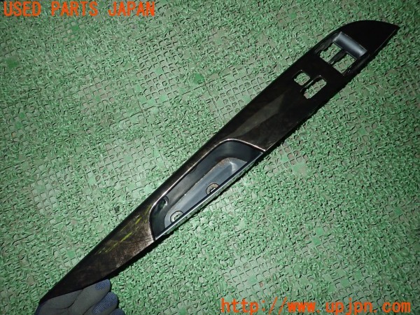 3UPJ=9230450001]ハイエースバン 200系(TRH200V 5型)純正 インストルメントパネル  ウィンドウスイッチパネル 木目調 内装パネル 中古_4