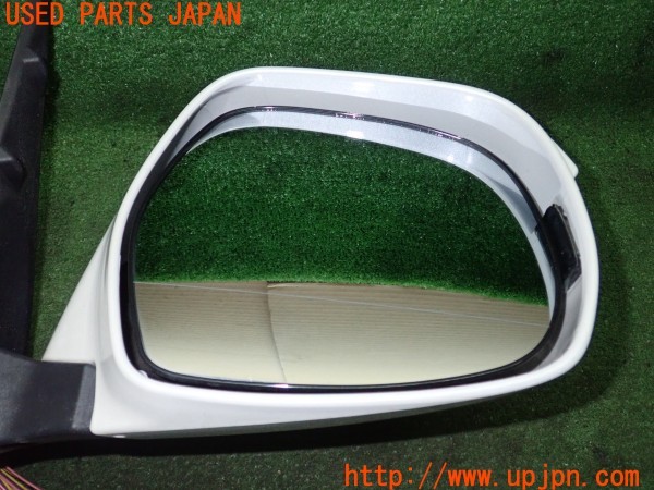 3UPJ=9230450036]ハイエースバン 200系(TRH200V 5型)社外 右ドアミラー 難有 中古_4