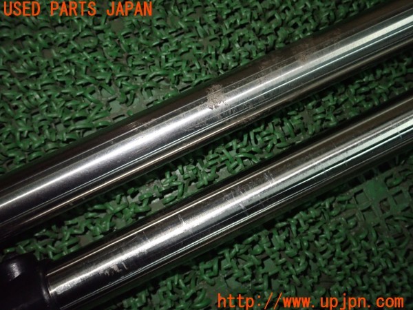 3UPJ=9230450631]ハイエースバン 200系(TRH200V 5型)CARMATE カーメイト ロッドホルダー 中古_4