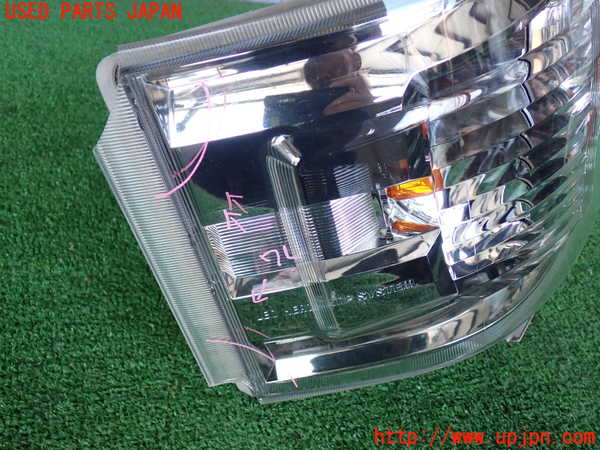 2UPJ-9230451130]ハイエースバン200系(TRH200V)右ヘッドライト LED (ジャンク品) 中古_2