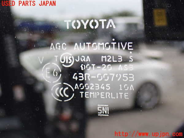 2UPJ-9230451290]ハイエースバン200系(TRH200V)右後ドア (43R-007953) 中古_4
