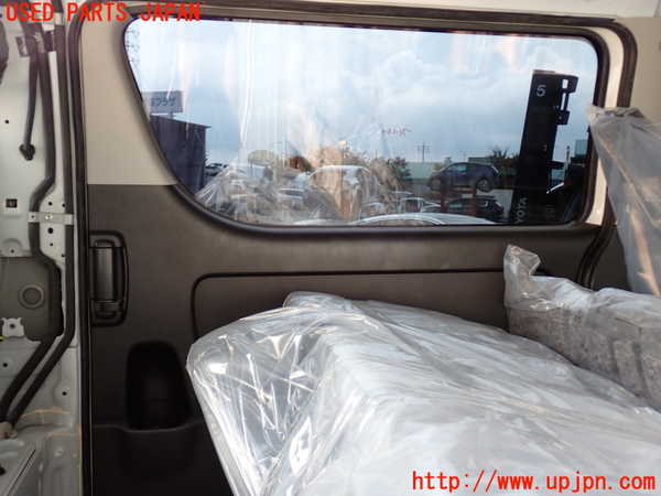 2UPJ-9230451290]ハイエースバン200系(TRH200V)右後ドア (43R-007953) 中古_5