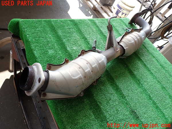 2UPJ-9230452661]ハイエースバン200系(TRH200V)触媒1 中古_2