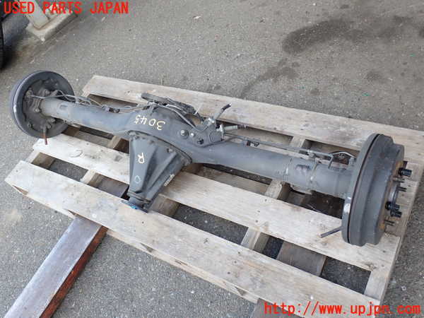 2UPJ-9230454400]ハイエースバン200系(TRH200V)リアデフホーシング 中古_4