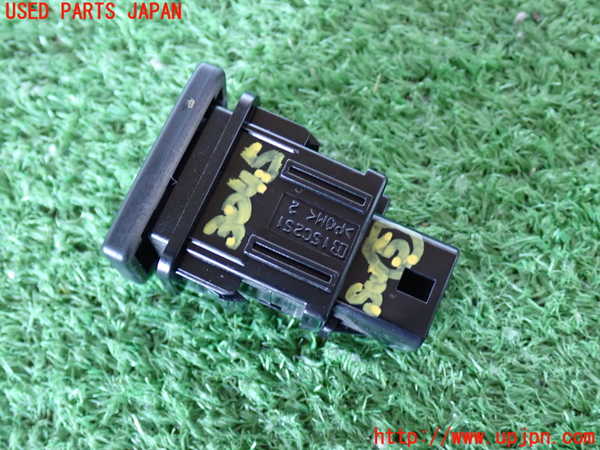 2UPJ-9230456310]ハイエースバン200系(TRH200V)スイッチ5 (プリクラッシュセーフティ) 中古_2