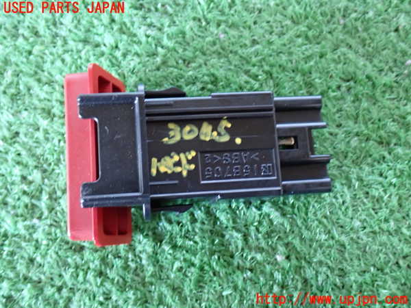 2UPJ-9230456290]ハイエースバン200系(TRH200V)ハザードスイッチ 中古_2