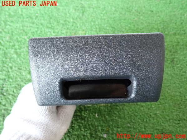 2UPJ-9230457821]ハイエースバン200系(TRH200V)灰皿1 中古_2
