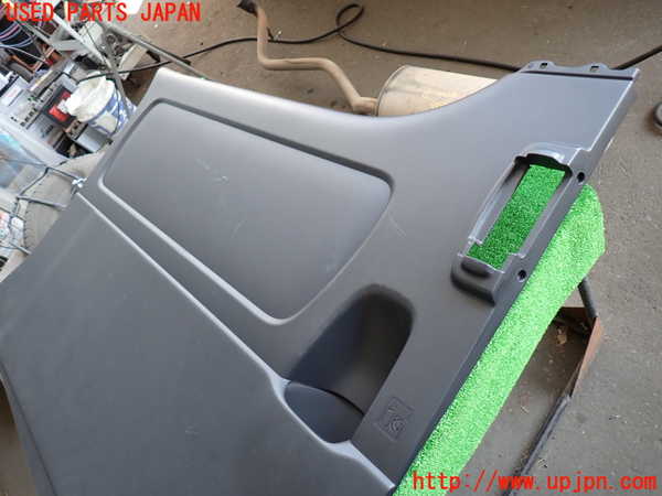 2UPJ-9230451324]ハイエースバン200系(TRH200V)左後ドア内張り 中古_3