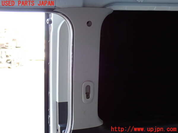 2UPJ-9230457675]ハイエースバン200系(TRH200V)右リアピラートリム 中古_2