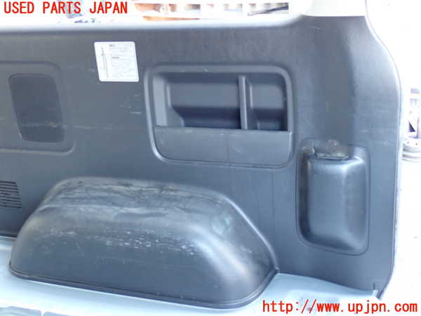 2UPJ-9230457680]ハイエースバン200系(TRH200V)左リアピラートリム 中古_3