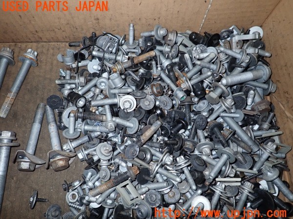 3UPJ=9230460720]BMW i3(1Z06 I01)ネジ・ナット・ステー類 セット ジャンク_4