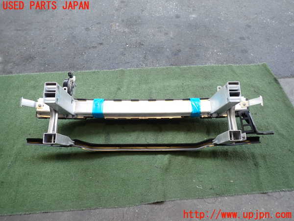 2UPJ-9230461014]BMW i3(1Z06)(I01)フロントバンパーホースメント 中古_4
