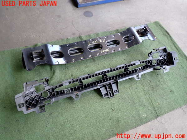 2UPJ-9230461614]BMW i3(1Z06)(I01)リアバンパーホースメント 中古_2