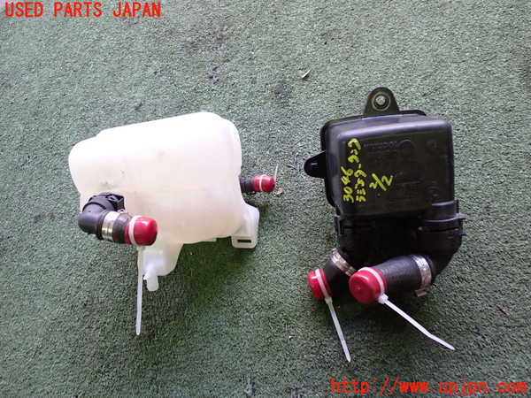 2UPJ-9230462410]BMW i3(1Z06)(I01)ラジエータータンク 中古_2