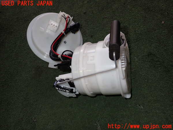 2UPJ-9230462510]BMW i3(1Z06)(I01)燃料ポンプ 中古_3