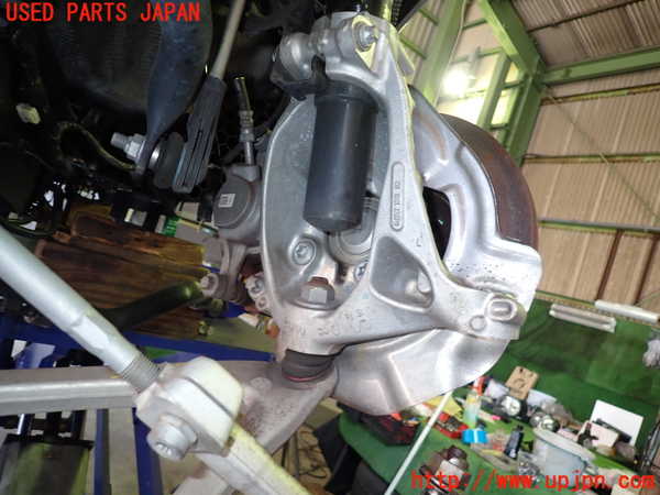 2UPJ-9230464295]BMW i3(1Z06)(I01)左フロントナックルハブ 中古_2