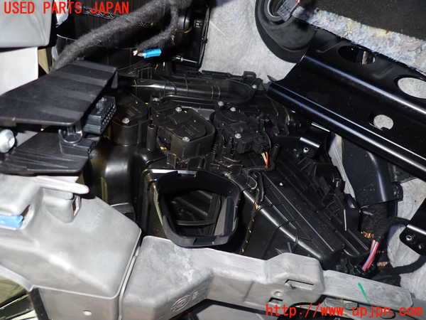 2UPJ-9230466081]BMW i3(1Z06)(I01)エバポレーター1 中古_2