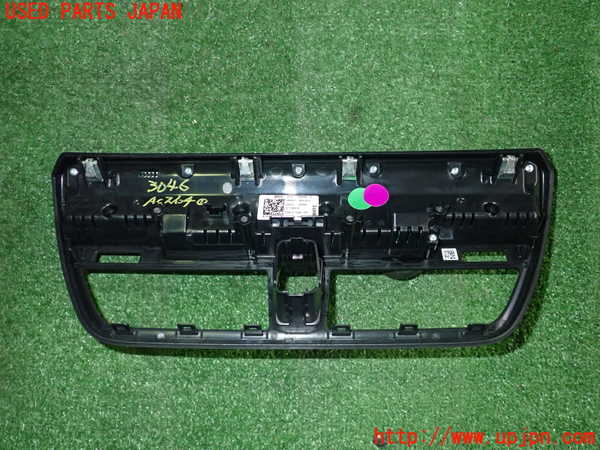 2UPJ-9230466066]BMW i3(1Z06)(I01)エアコンスイッチ1 中古_2