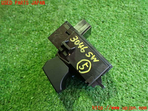 2UPJ-9230466310]BMW i3(1Z06)(I01)スイッチ5 (パーキングブレーキ) 中古_2