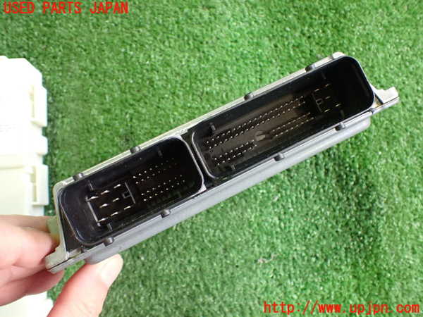 2UPJ-9230466110]BMW i3(1Z06)(I01)エンジンコンピューター DME 中古_3