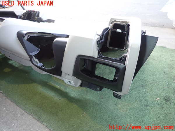 2UPJ-9230467505]BMW i3(1Z06)(I01)ダッシュボード 中古_2