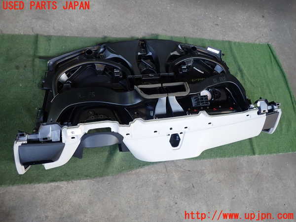 2UPJ-9230467505]BMW i3(1Z06)(I01)ダッシュボード 中古_4