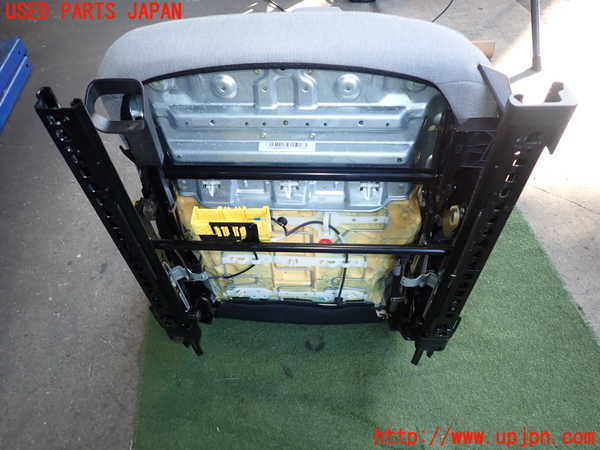 2UPJ-9230467065]BMW i3(1Z06)(I01)助手席シート 中古_5