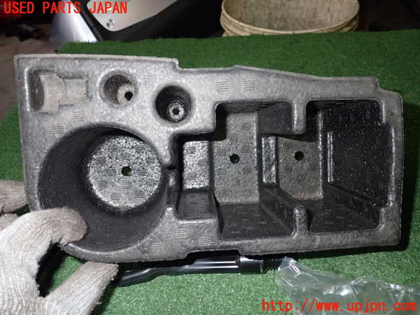 2UPJ-9230467805]BMW i3(1Z06)(I01)車載工具 中古_2