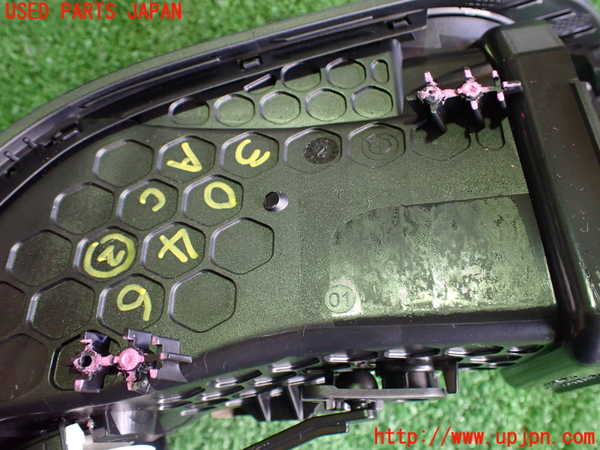 2UPJ-9230467527]BMW i3(1Z06)(I01)エアコン吹き出し口2 右 【ジャンク品】 中古_5