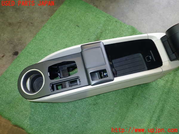 2UPJ-9230467540]BMW i3(1Z06)(I01)センターコンソール 中古_3