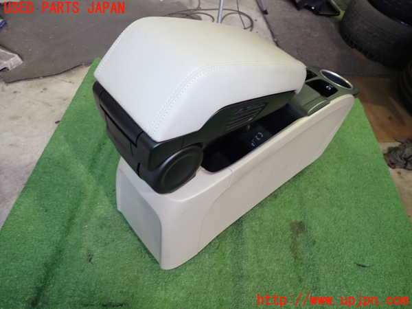 2UPJ-9230467540]BMW i3(1Z06)(I01)センターコンソール 中古_4