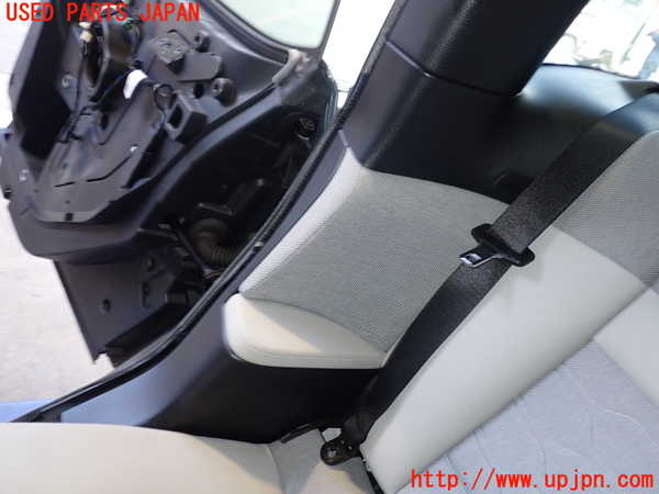 2UPJ-9230467675]BMW i3(1Z06)(I01)右リアピラートリム 中古_2
