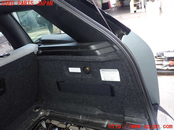 2UPJ-9230467675]BMW i3(1Z06)(I01)右リアピラートリム 中古_3