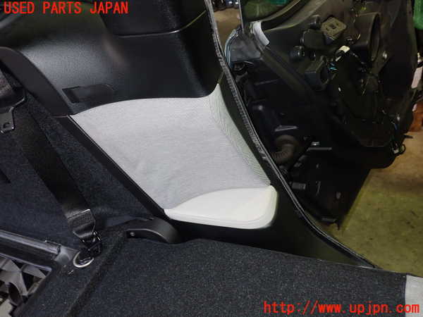 2UPJ-9230467680]BMW i3(1Z06)(I01)左リアピラートリム 中古_2