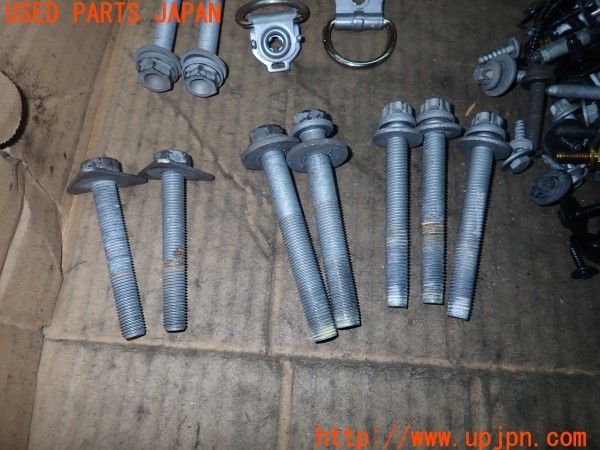 3UPJ=9230470720]BMW i3(1Z06 I01)ネジ・ナット・ステー類 セット ジャンク_3